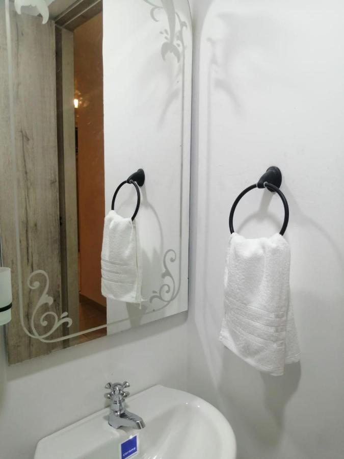 Green House Habitaciones บูการามังกา ภายนอก รูปภาพ