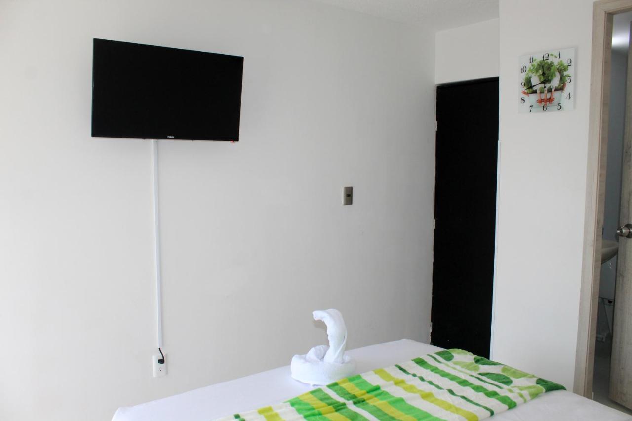 Green House Habitaciones บูการามังกา ภายนอก รูปภาพ