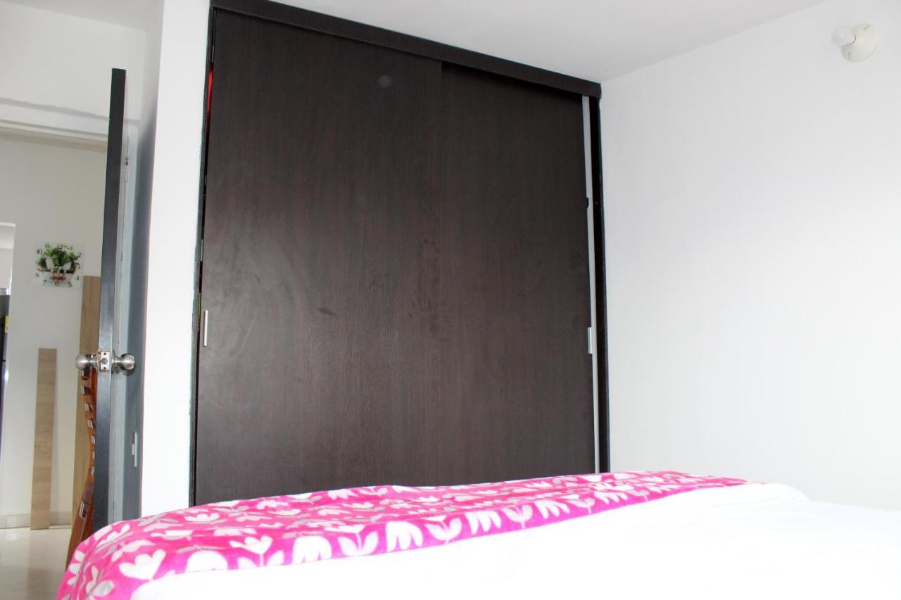 Green House Habitaciones บูการามังกา ภายนอก รูปภาพ