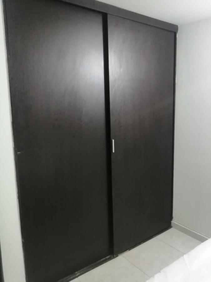 Green House Habitaciones บูการามังกา ภายนอก รูปภาพ