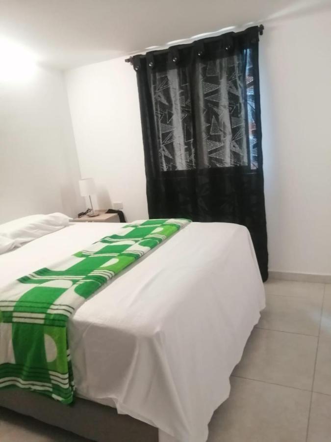 Green House Habitaciones บูการามังกา ภายนอก รูปภาพ