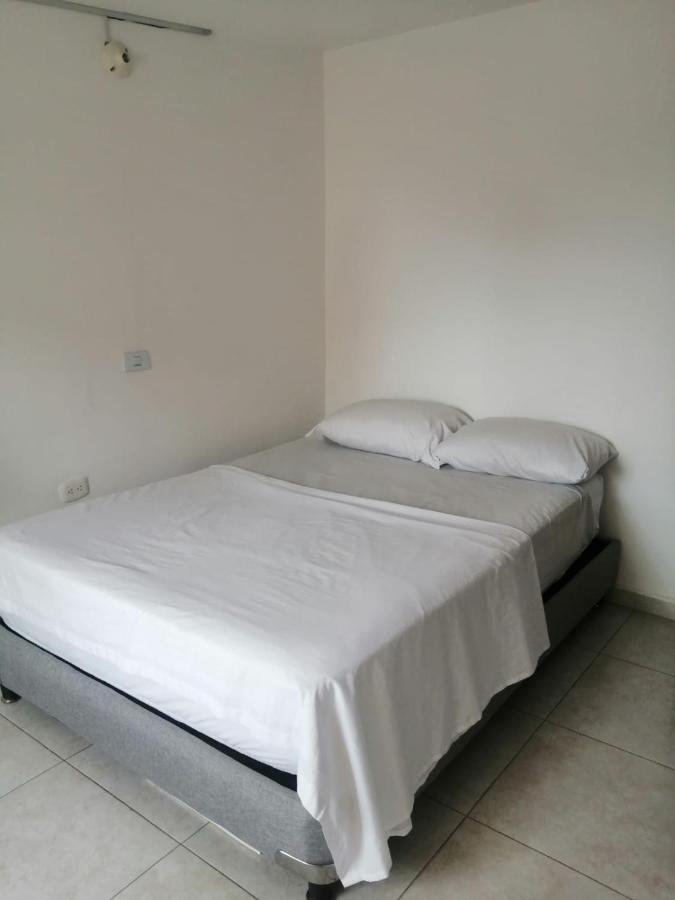 Green House Habitaciones บูการามังกา ภายนอก รูปภาพ