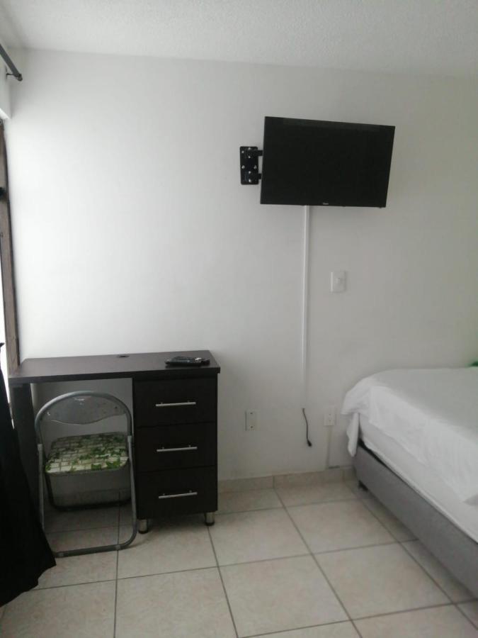 Green House Habitaciones บูการามังกา ภายนอก รูปภาพ