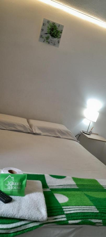 Green House Habitaciones บูการามังกา ภายนอก รูปภาพ