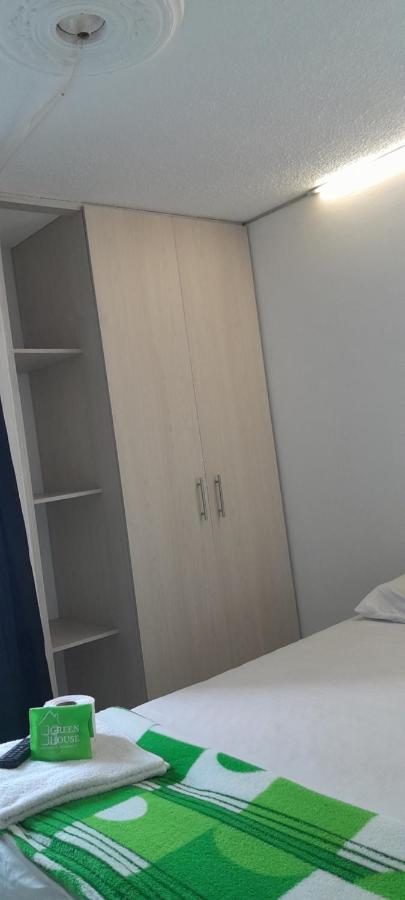 Green House Habitaciones บูการามังกา ภายนอก รูปภาพ